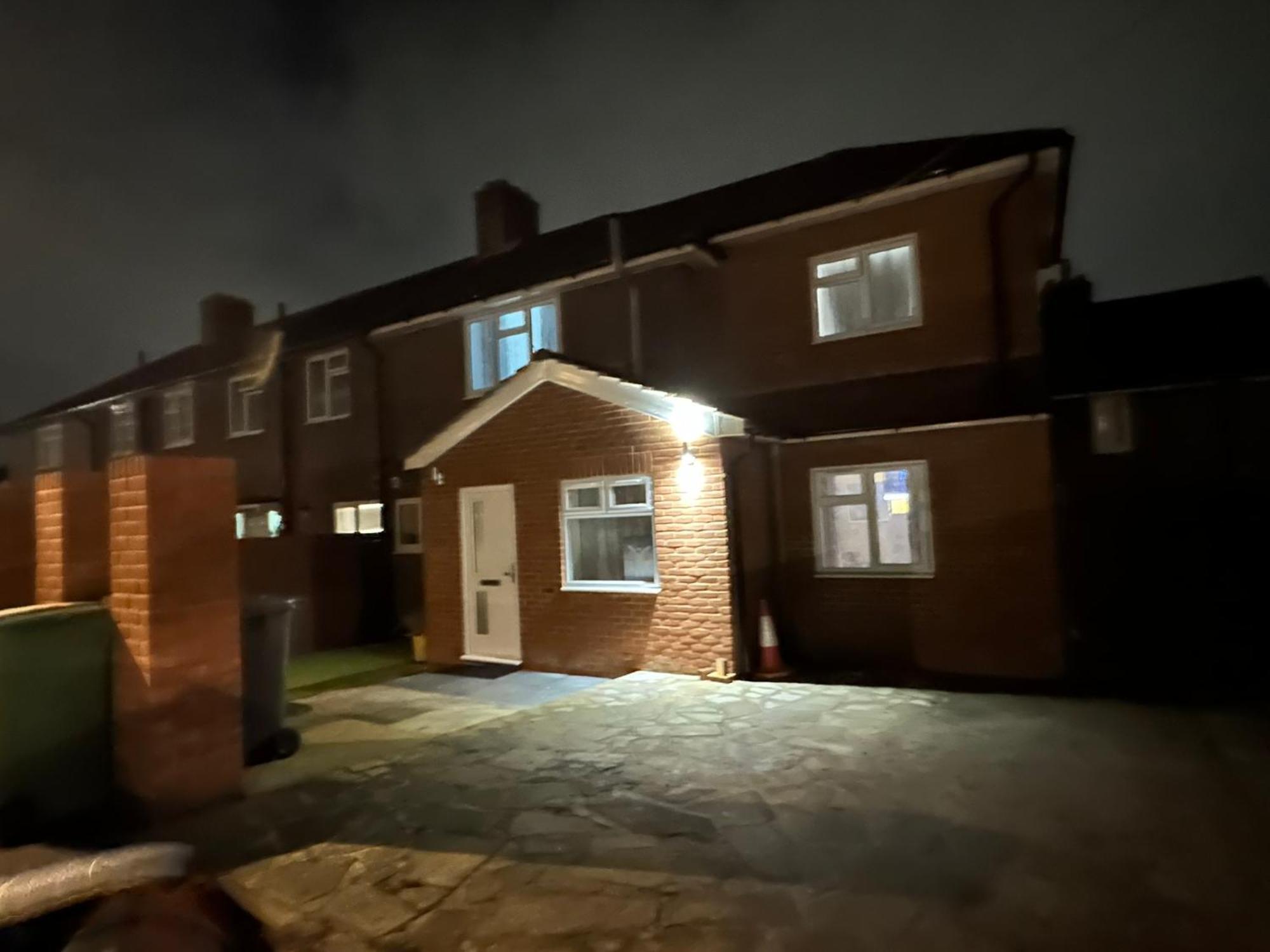 Luxury Ensuite 2Nd Studio Flat With Great Views In Keedonwood Road With Fully Own Bathroom Newly Added And Private Kitchenette Bromley Luaran gambar