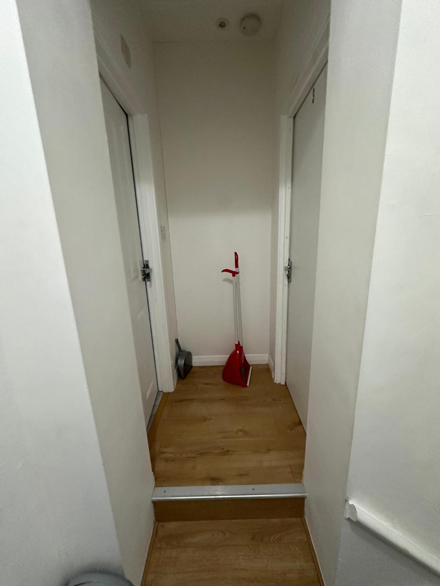 Luxury Ensuite 2Nd Studio Flat With Great Views In Keedonwood Road With Fully Own Bathroom Newly Added And Private Kitchenette Bromley Luaran gambar