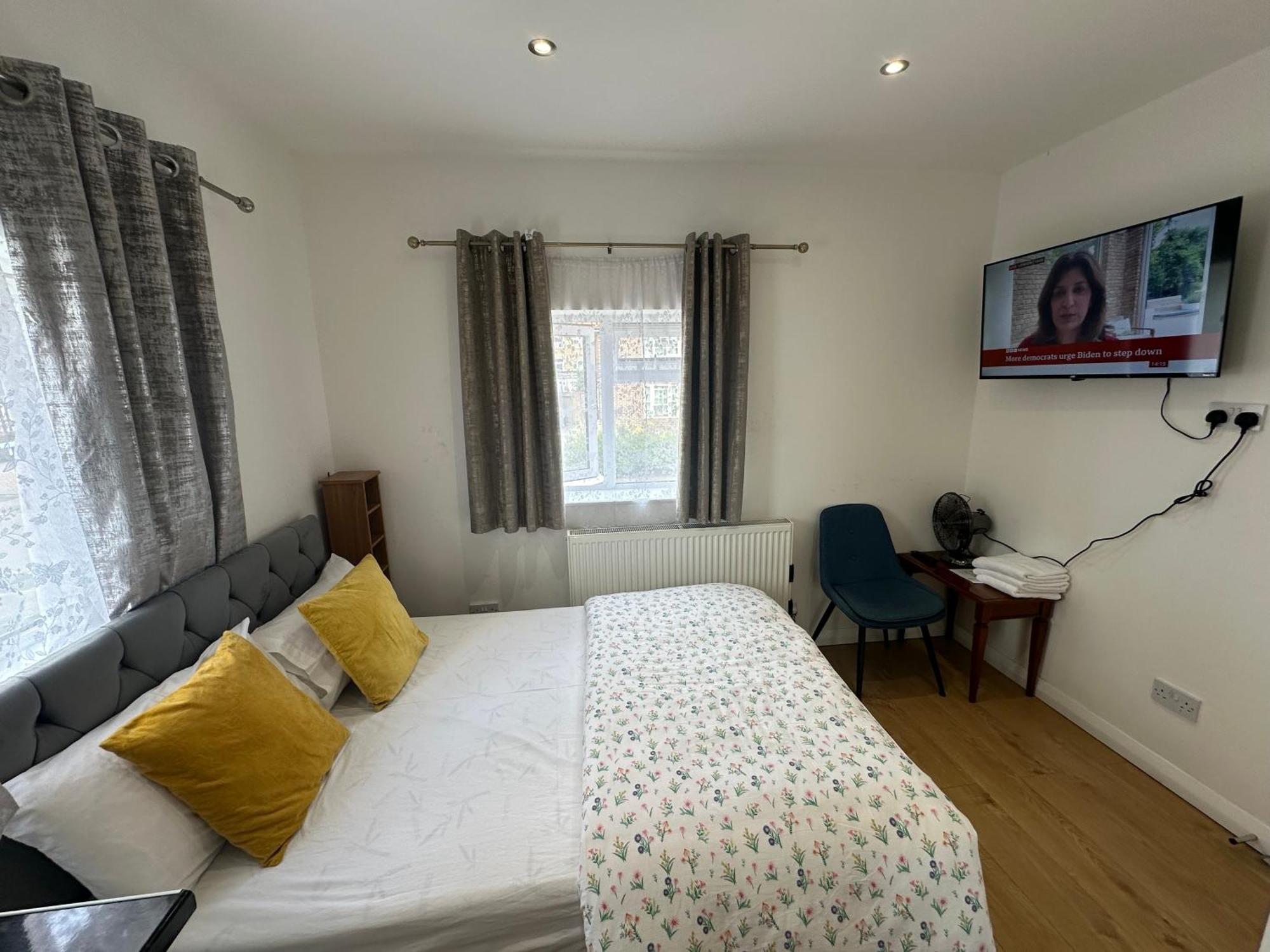 Luxury Ensuite 2Nd Studio Flat With Great Views In Keedonwood Road With Fully Own Bathroom Newly Added And Private Kitchenette Bromley Luaran gambar