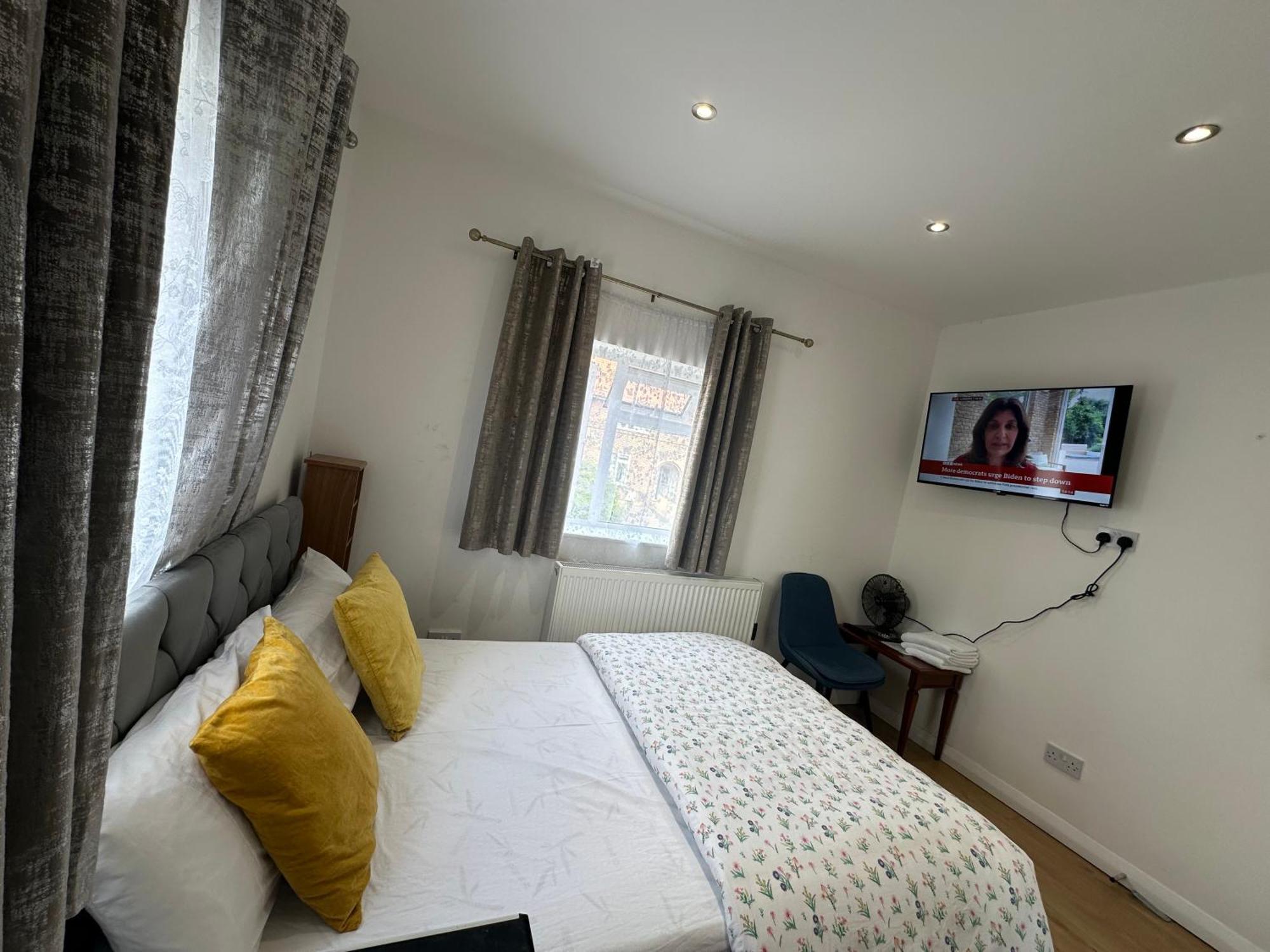 Luxury Ensuite 2Nd Studio Flat With Great Views In Keedonwood Road With Fully Own Bathroom Newly Added And Private Kitchenette Bromley Luaran gambar