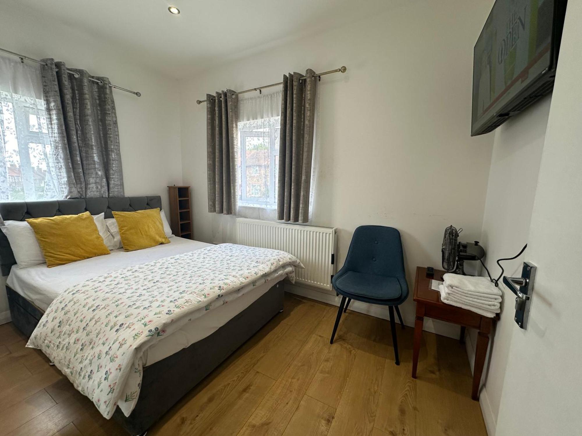 Luxury Ensuite 2Nd Studio Flat With Great Views In Keedonwood Road With Fully Own Bathroom Newly Added And Private Kitchenette Bromley Luaran gambar